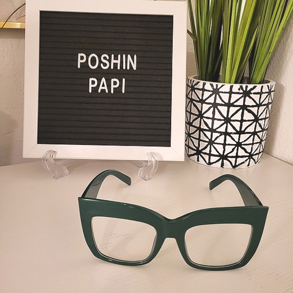 Stylish Green Sunglasses - Picture 6 of 7